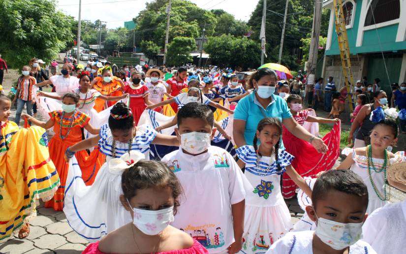 DESFILE